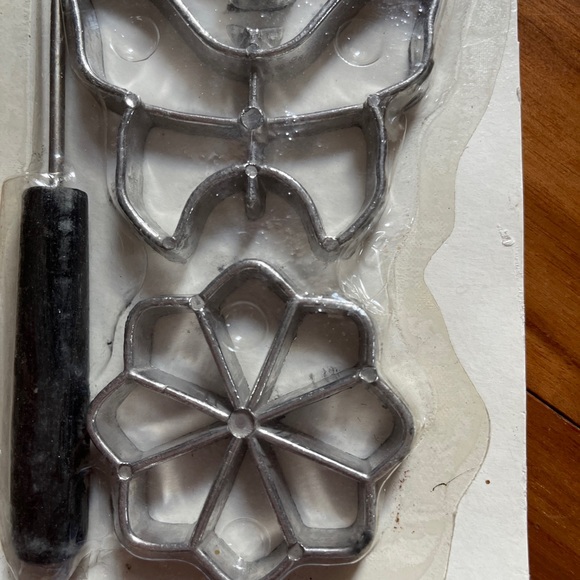 Vintage rosette cookie mold set new in package - Picture 2 of 4